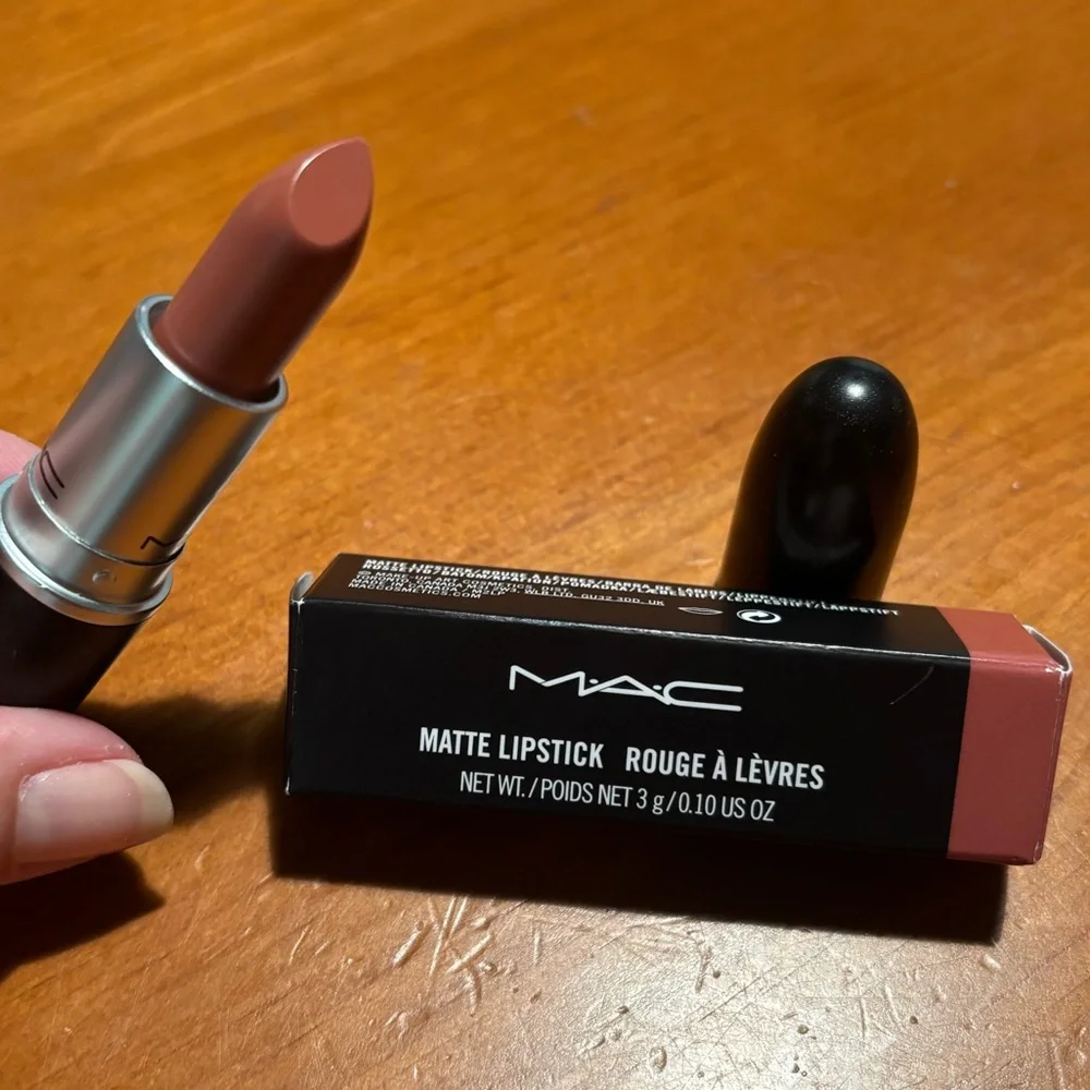 MAC Matte Lipstick Kinda Sexy